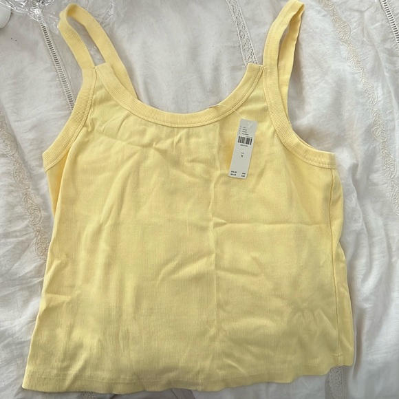 rubbed yellow tank - Picture 2 of 2